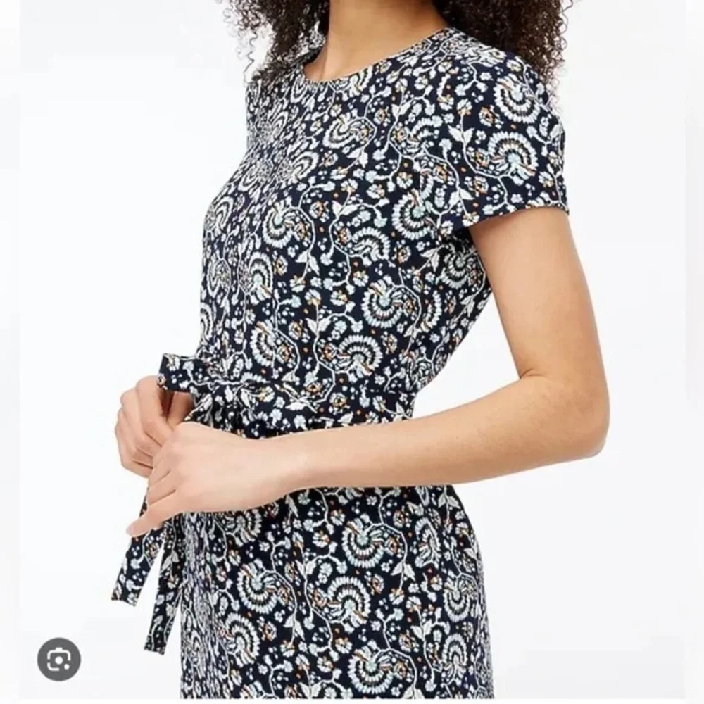 New J. Crew Women’s Paisley Print Navy Short-sleeve belted suiting dress size 4